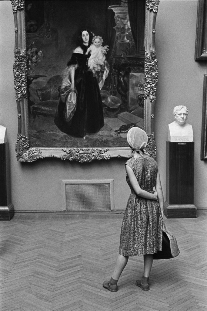 In 1965, Costa traveled to Russia and spent afternoons photographing ordinary people in Moscow. This photo was taken at Tretyakov Gallery where many people from surrounding provinces would travel to view some of the world’s greatest collections of Russian art.