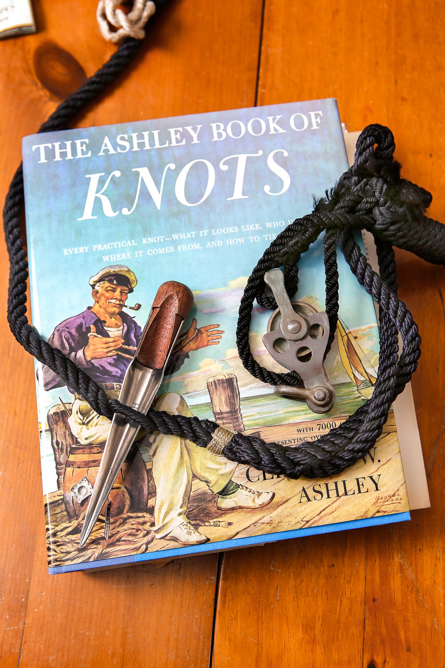 Recommending The Ashley Book of Knots, Tom has a knowledge of knots and cordage that is as diverse as it is magnetically fascinating. 