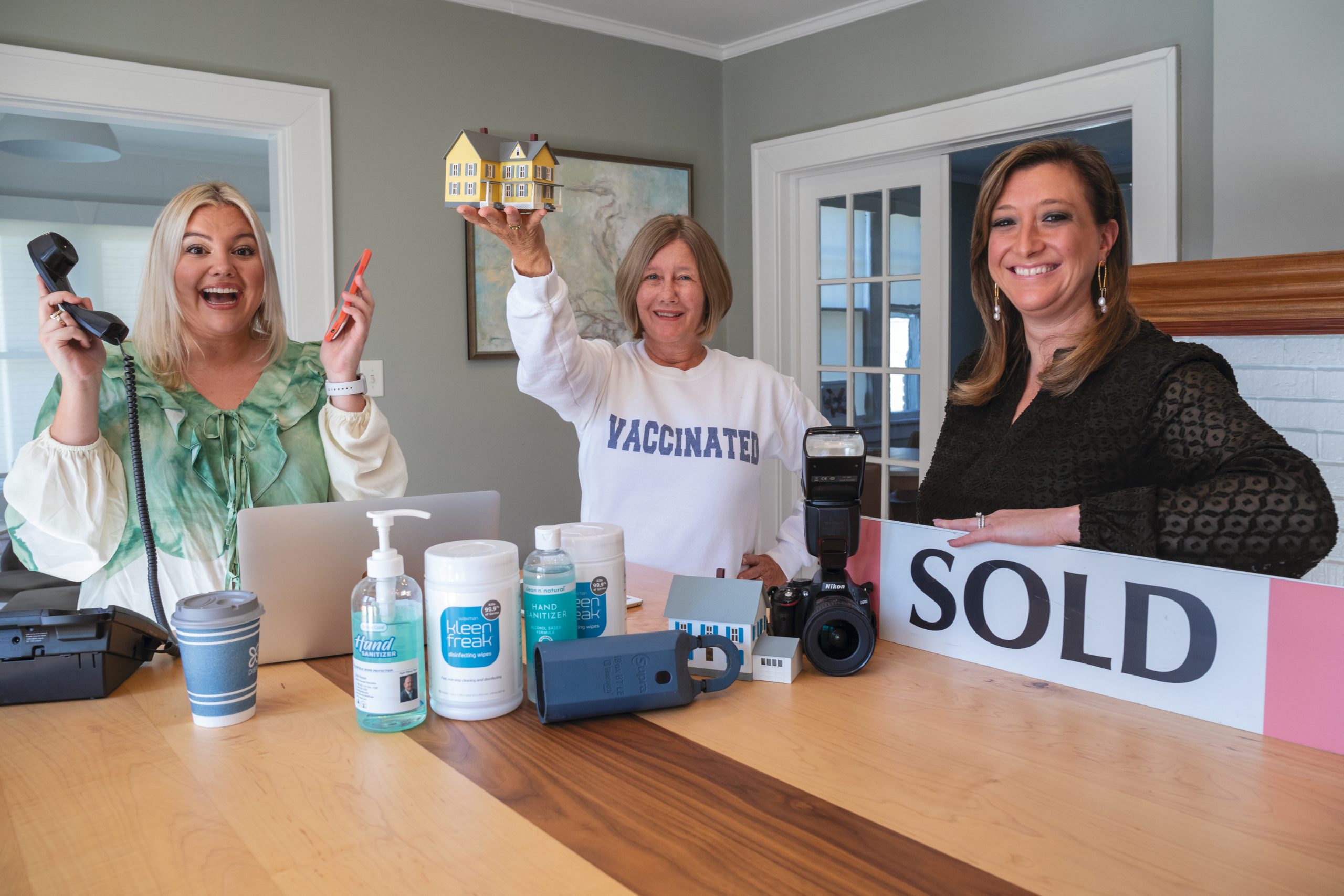 Home Advantage Realty celebrates winning Best Residential Real Estate Agency, with owner Jill Moylan winning Best Real Estate Agent. With more than 30 years of service and 79 agents in Columbia, they are on top of the market! Mary Beth O’Cain, Jill Moylan, Lyndsey Glymph.