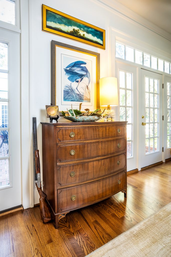 Karen says, “I like a mix of things, of old and new. My taste is very eclectic. I love an antique bow-front chest intermixed with more modern pieces.” 