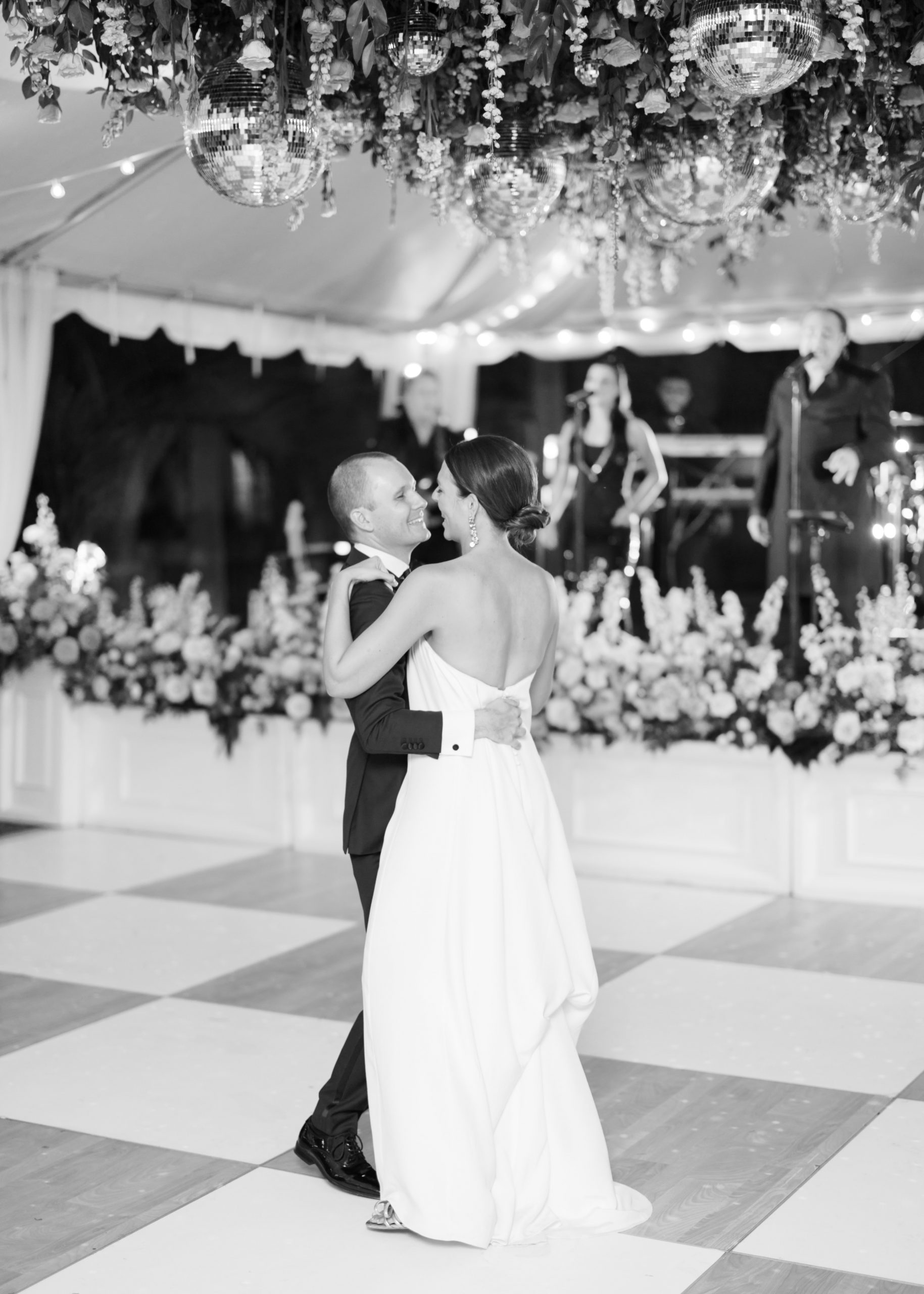 Live music was nonnegotiable, and The Soul Psychedelique Orchestra played a feel-good rendition of I’m a Believer by The Monkees and Neil Diamond for the couple’s first dance. 